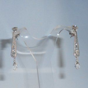 Sorelli silvertone dangling earrings w/single clear rhinestone w/backings